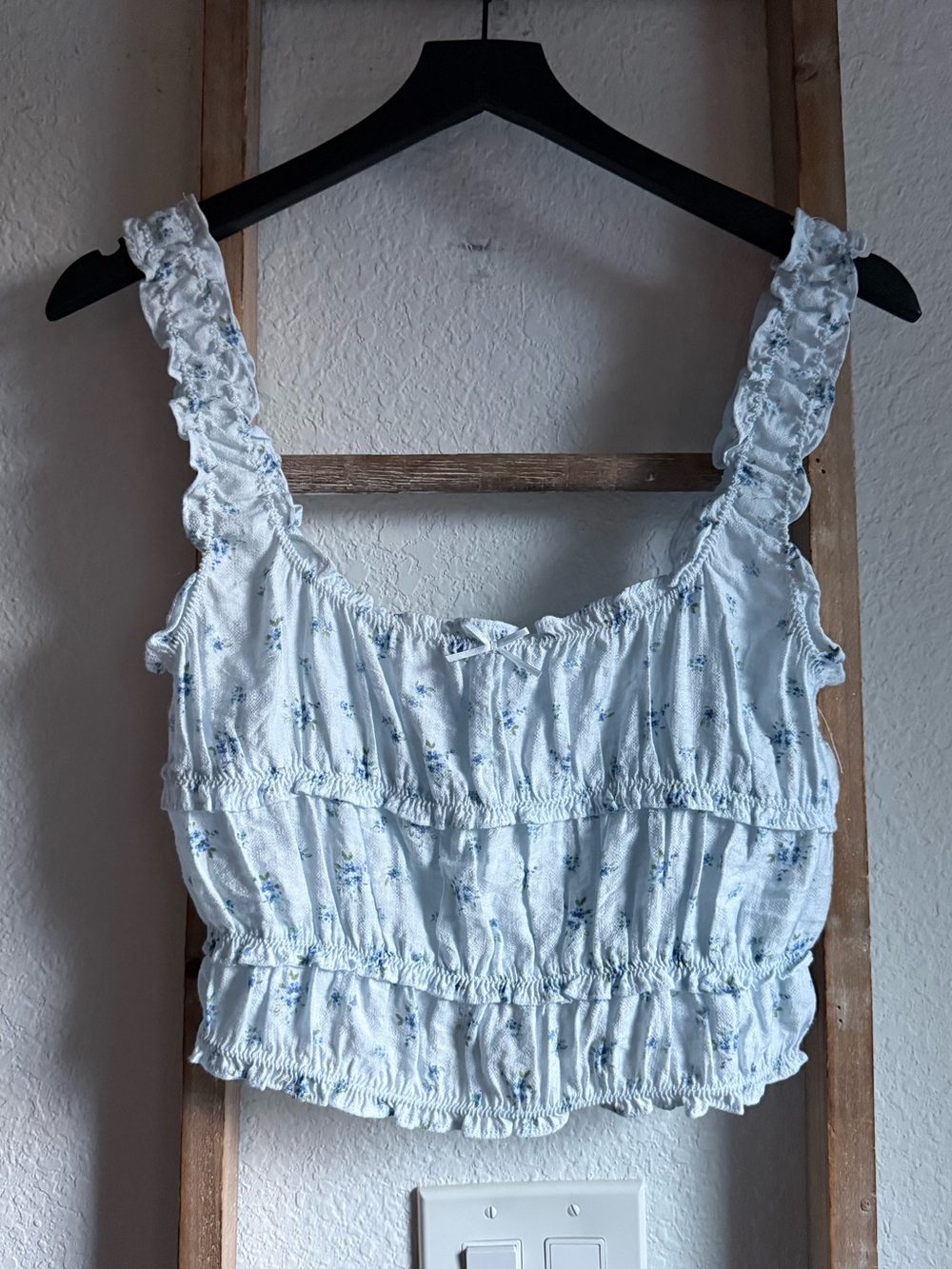 Love Tree Light Blue Floral Ruffled Crop Top